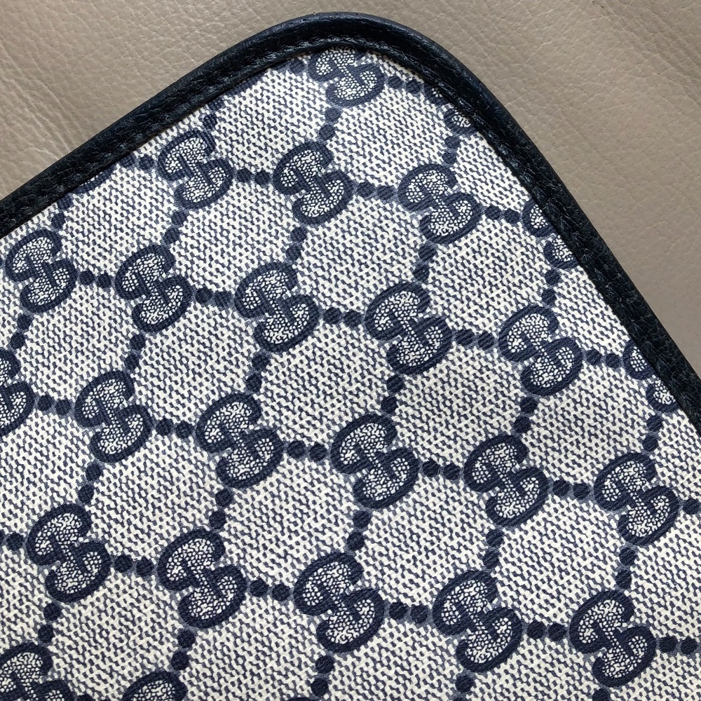 Gucci Black and Cream Laptop Bag - Picture 8 of 13